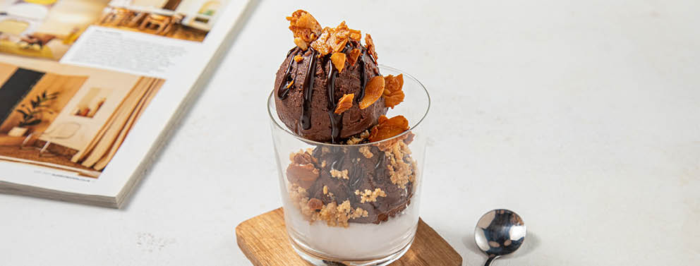 CRUNCHY CHOCOLATE SUNDAE